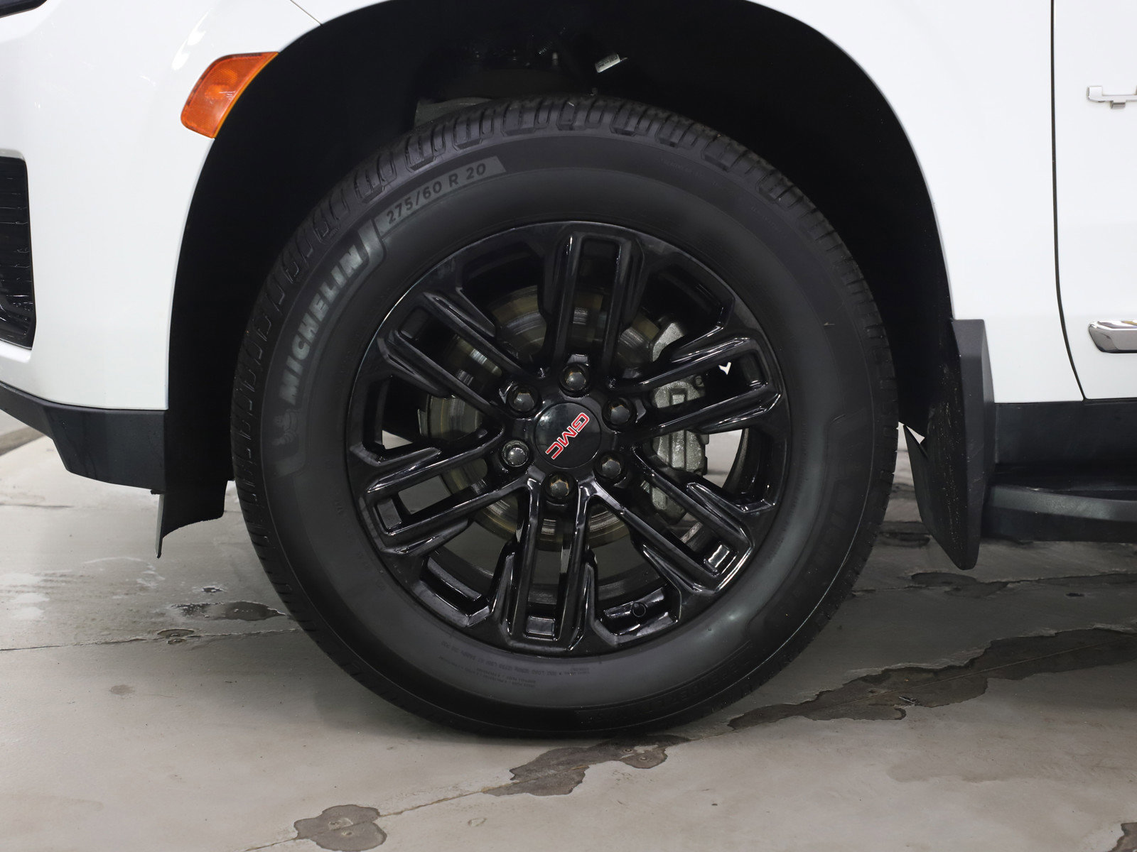 Used 2023 GMC Yukon XL SLT w/ SLT Premium Package image 35