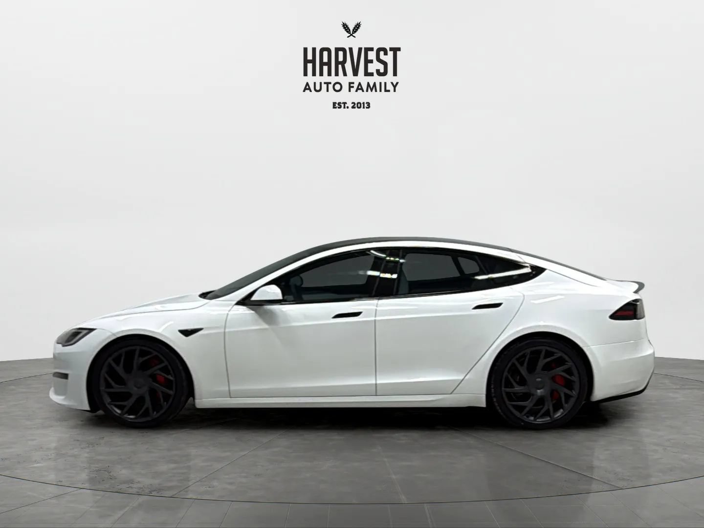Used 2024 Tesla Model S Plaid AWD/4WD image 3