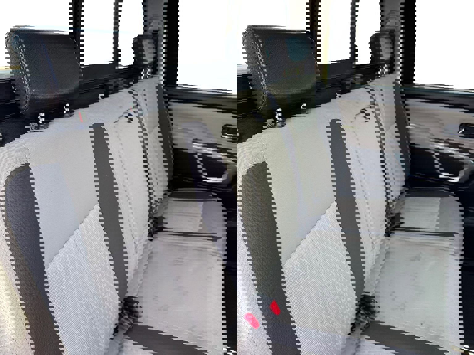 Used 2022 Nissan Titan SV w/ SV Convenience Package image 18