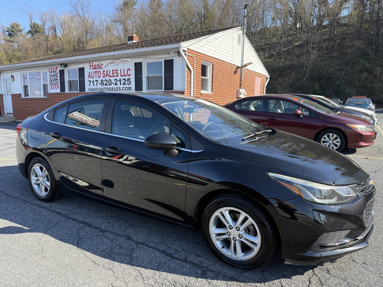Used 2016 Chevrolet Cruze LT w/ Convenience Package FWD image 2