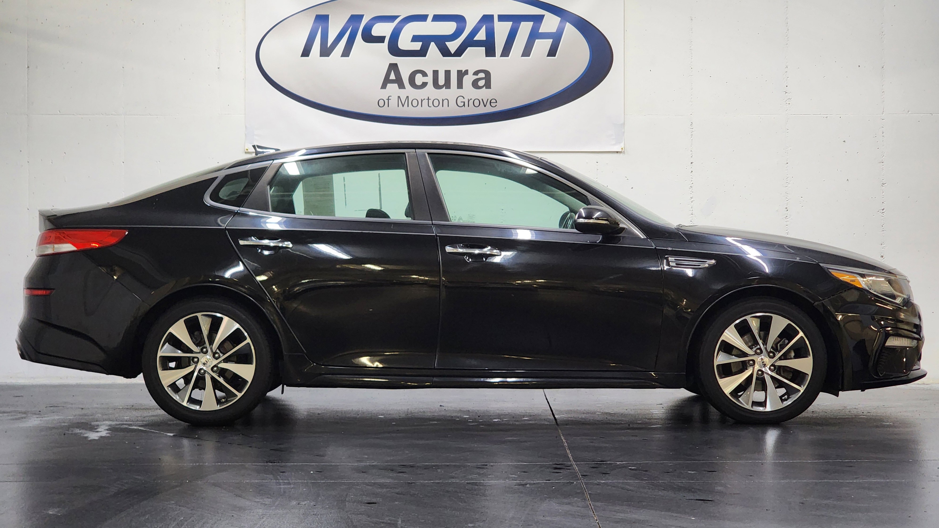 Used 2019 Kia Optima S image 3
