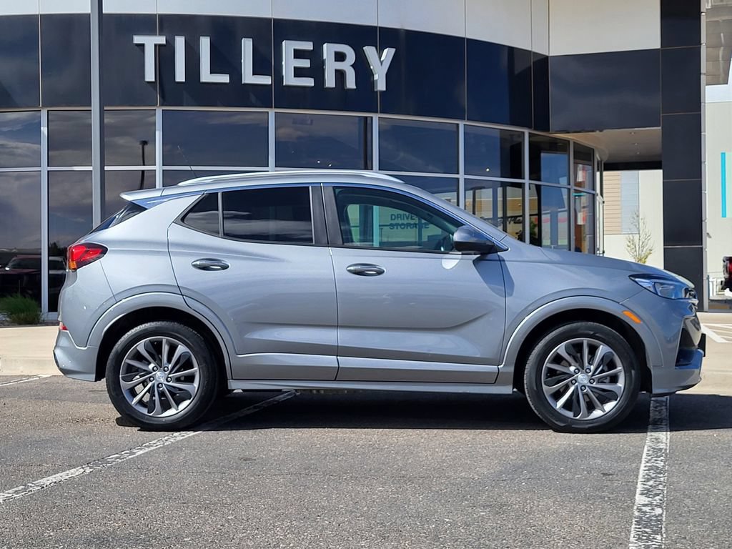 Used 2023 Buick Encore GX Select w/ Sport Touring Package FWD image 1
