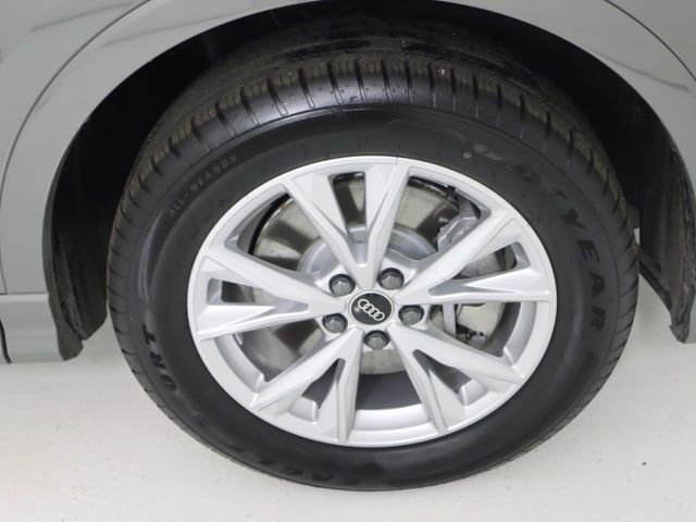 Certified 2025 Audi Q3 2.0T Premium w/ Convenience Package image 9