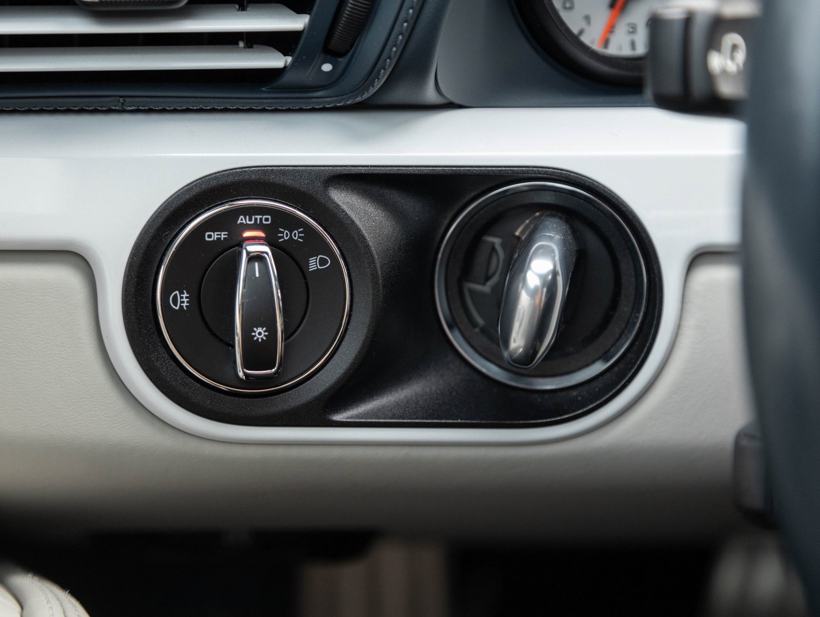 Used 2019 Porsche 911 Targa 4 GTS image 19