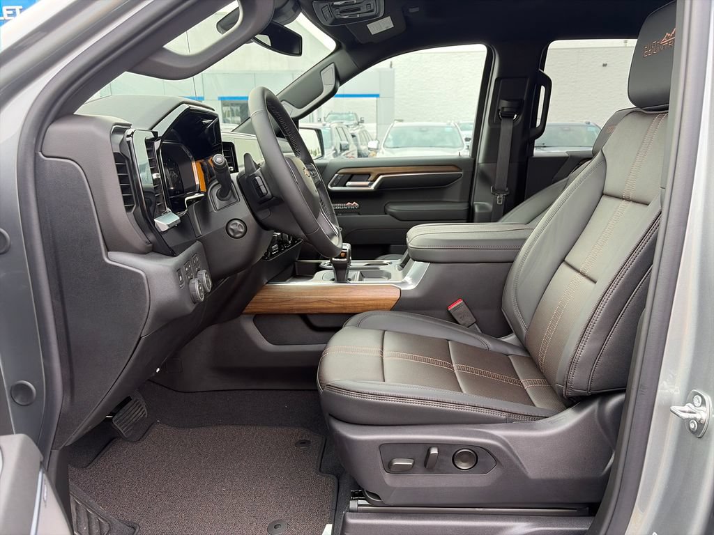 New 2026 Chevrolet Silverado 1500 High Country w/ Z71 Off-Road Package AWD/4WD image 14