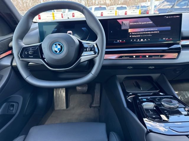 Used 2024 BMW i5 eDrive40i w/ M Sport Package RWD image 20