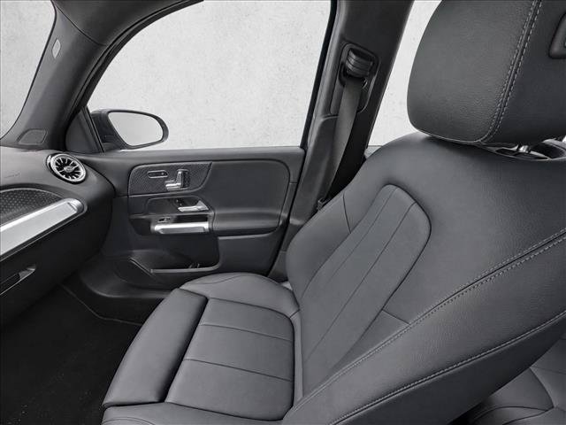 Used 2024 Mercedes-Benz GLB 250 image 24