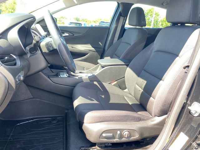 Used 2025 Chevrolet Malibu RS FWD image 15