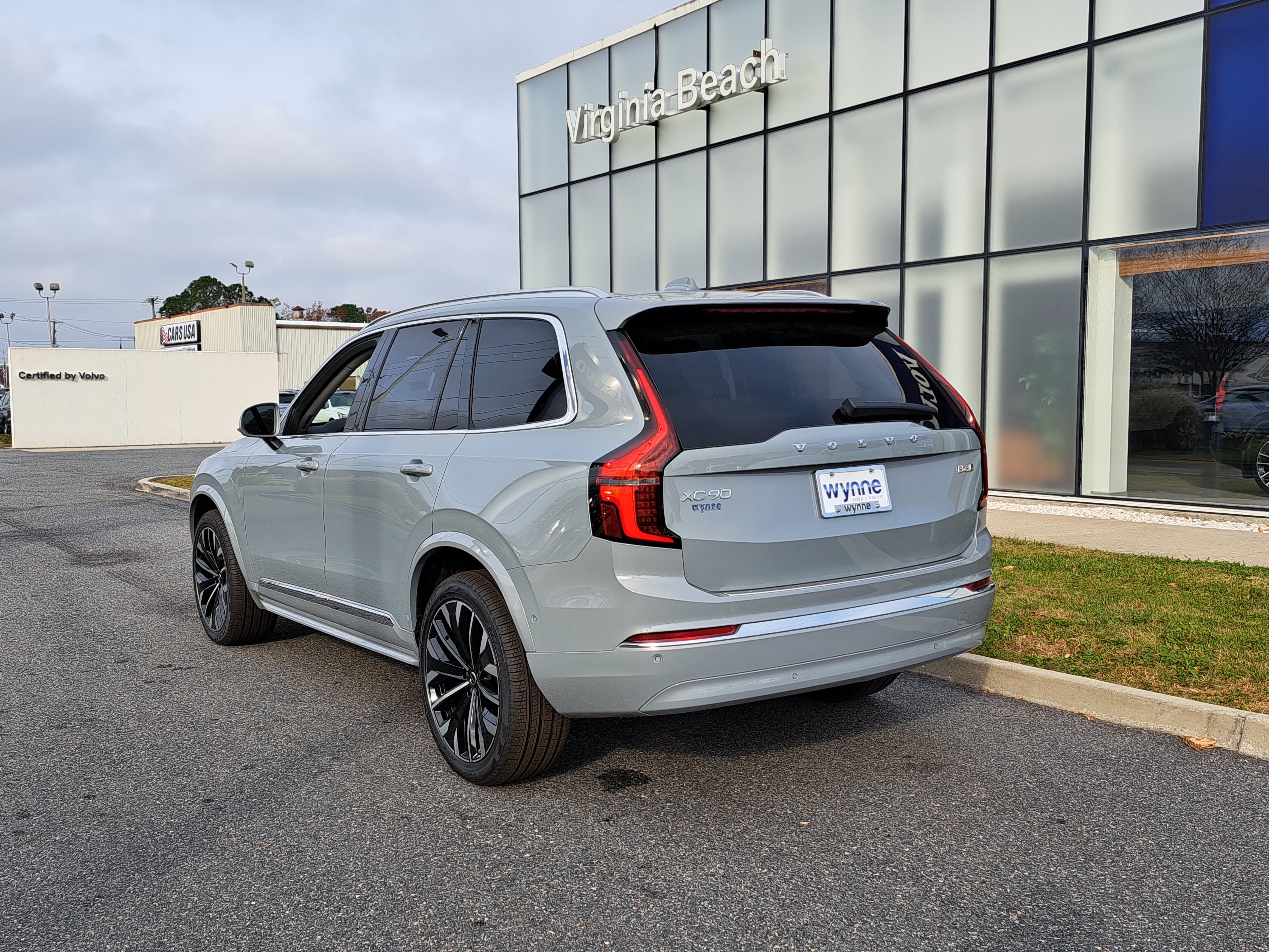 New 2026 Volvo XC90 B6 Plus w/ Protection Package Premier AWD/4WD image 4