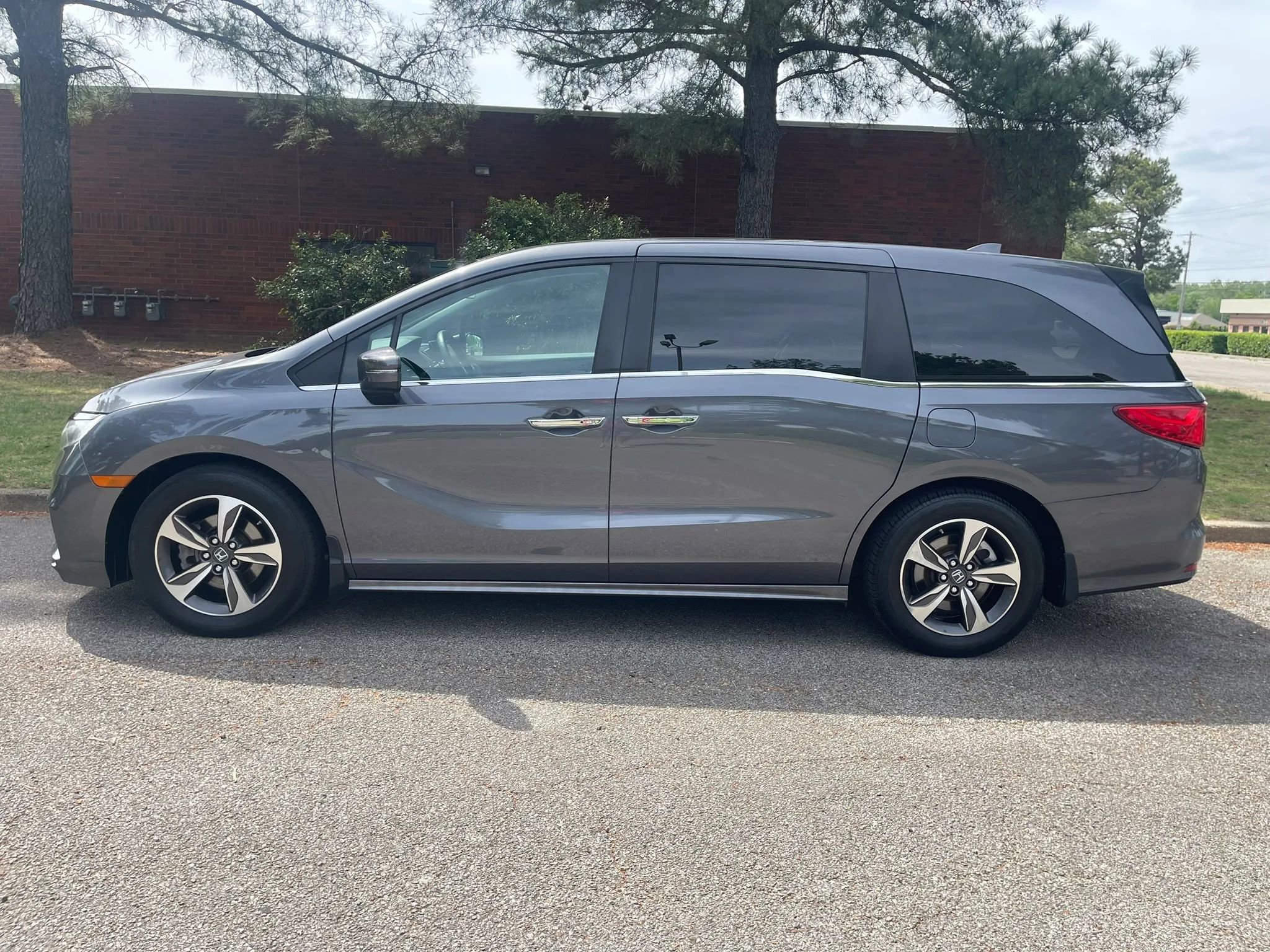 Used 2020 Honda Odyssey Touring image 2