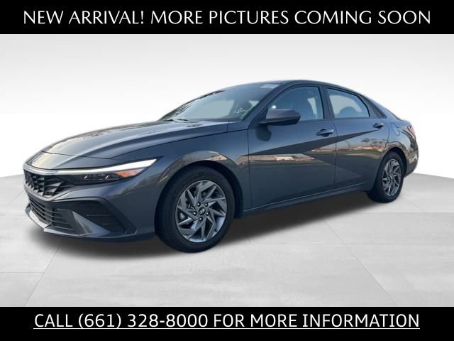 Used 2024 Hyundai Elantra SEL image 1