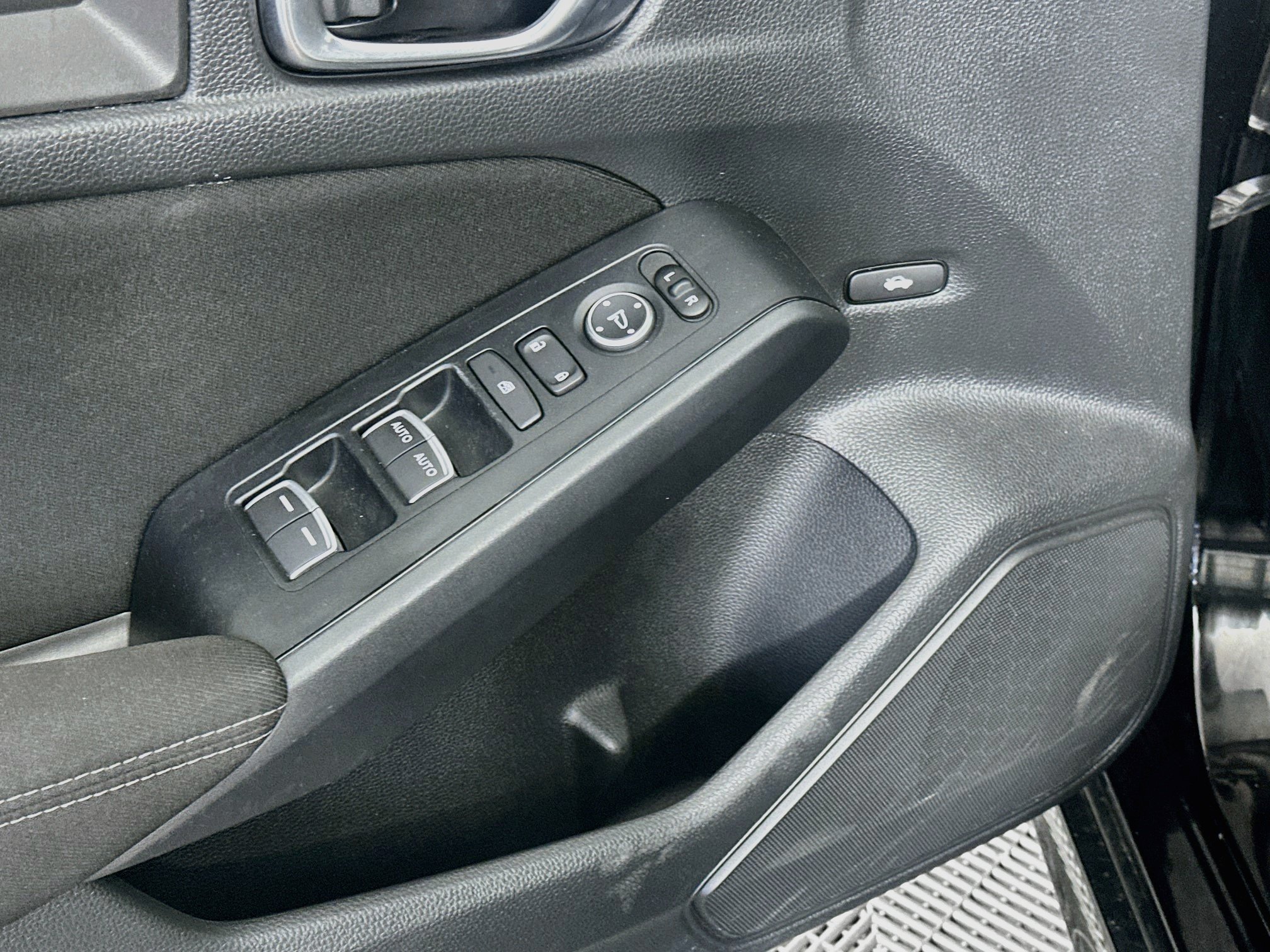 Used 2022 Honda Civic Sport image 15