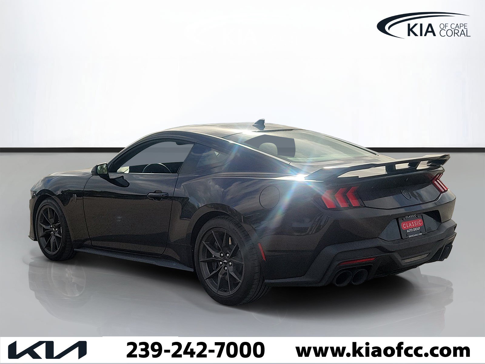 Used 2025 Ford Mustang Dark Horse RWD image 4