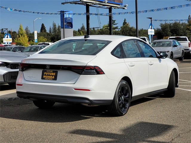 New 2025 Honda Accord SE image 5