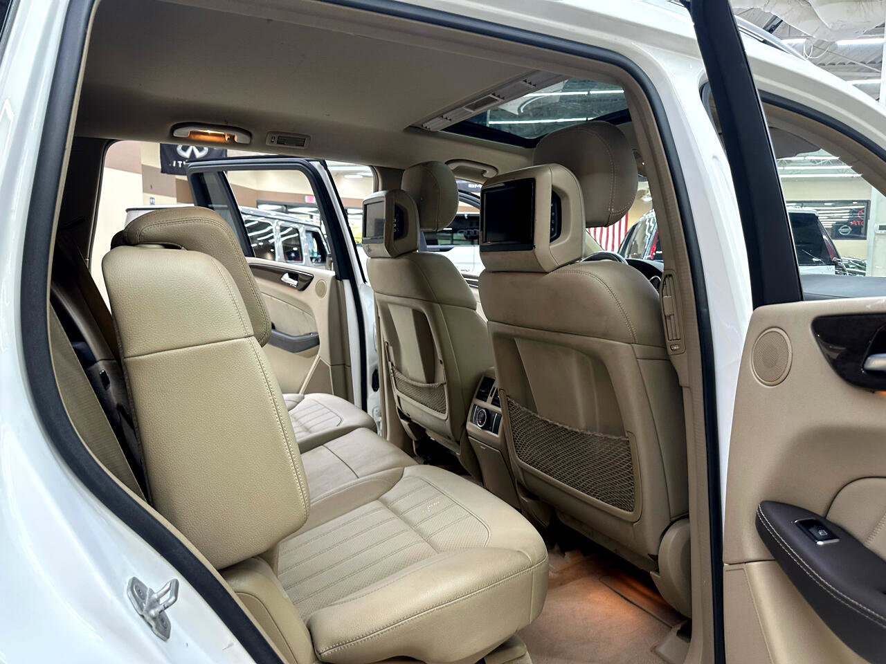 Used 2016 Mercedes-Benz GL 450 4MATIC w/ Premium I Package image 43