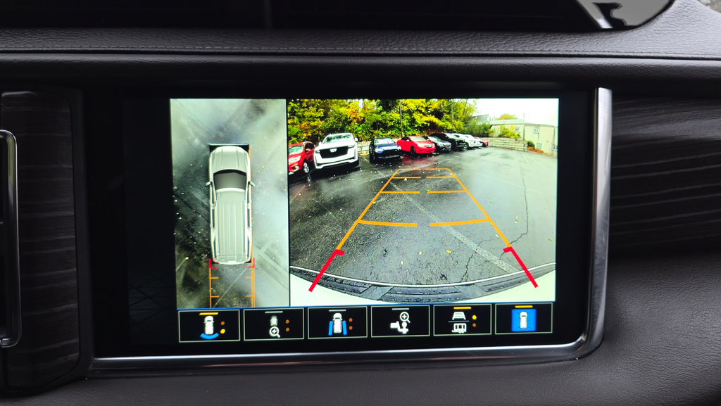 Used 2022 GMC Yukon XL Denali AWD/4WD image 17