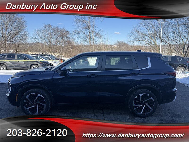 Used 2022 Mitsubishi Outlander SE AWD/4WD image 3