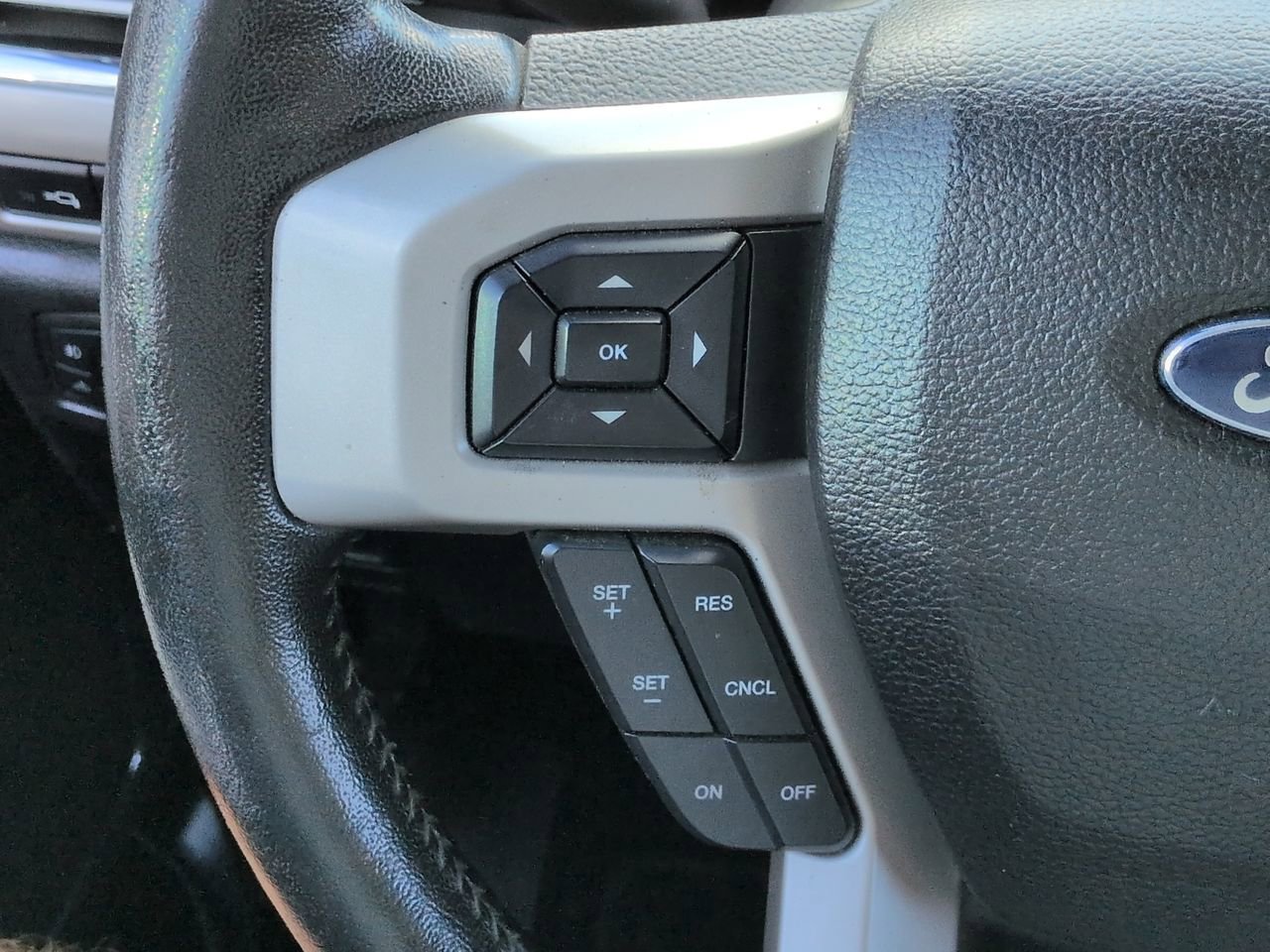 Used 2017 Ford F250 Lariat w/ Lariat Ultimate Package AWD/4WD image 27
