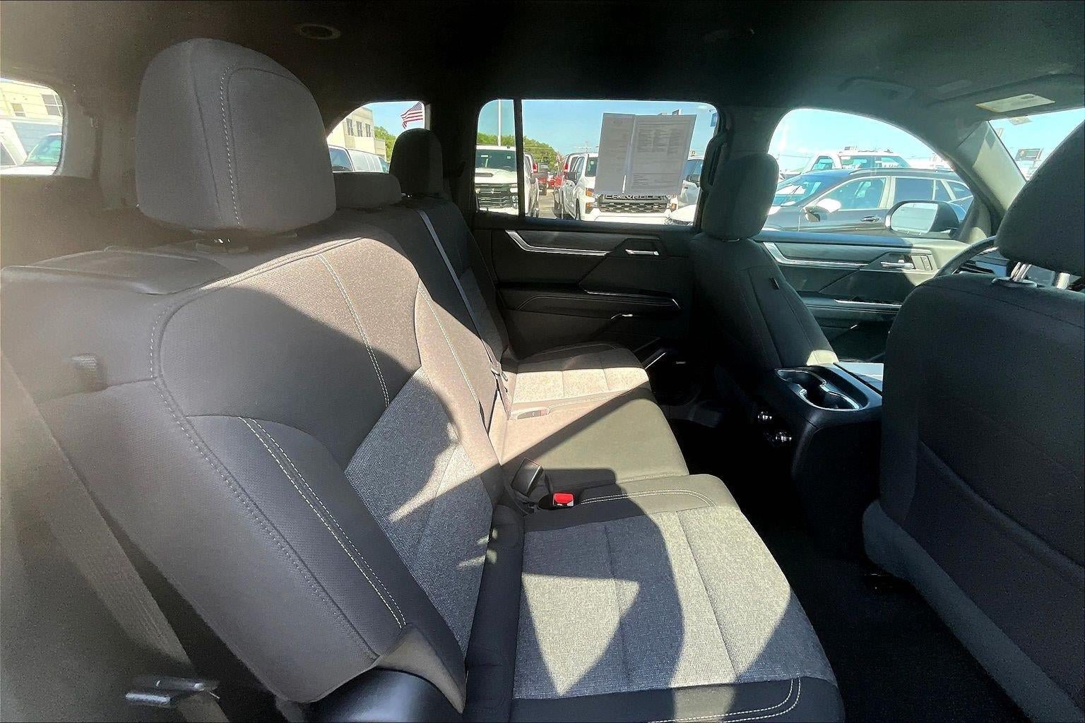 Used 2025 GMC Acadia Elevation AWD/4WD image 24