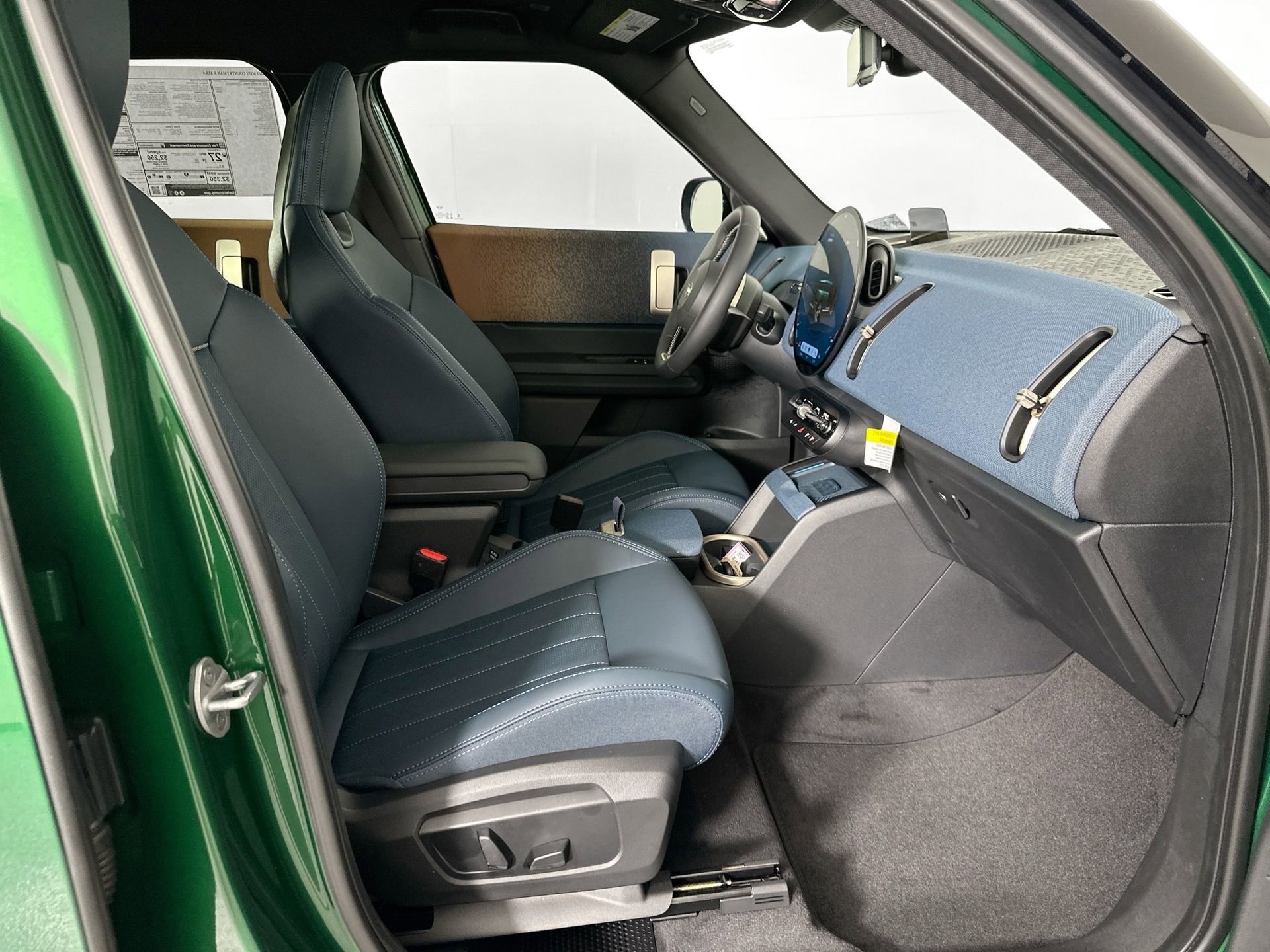 New 2025 MINI Cooper Countryman S w/ Comfort Package Max image 27