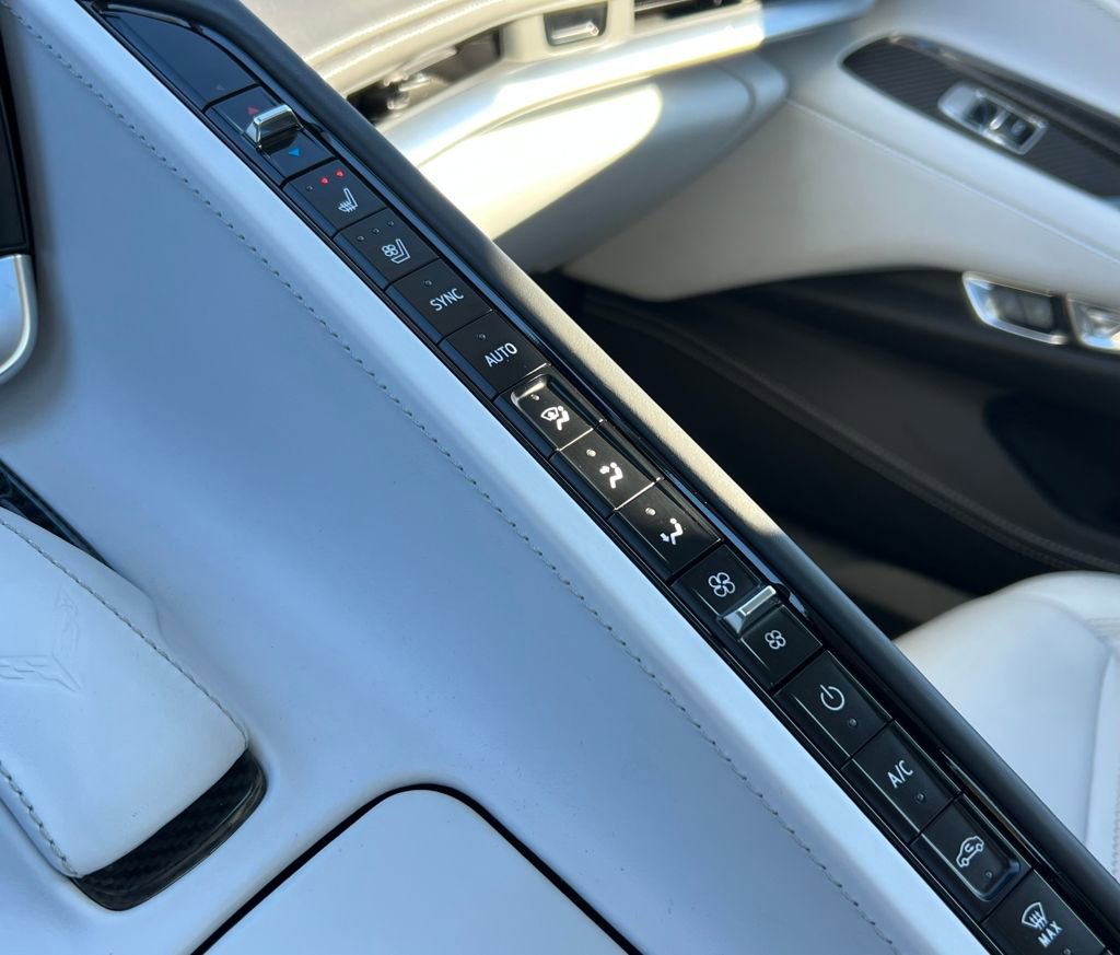 Used 2023 Chevrolet Corvette Stingray Premium Conv w/ Z51 Performance Package image 26