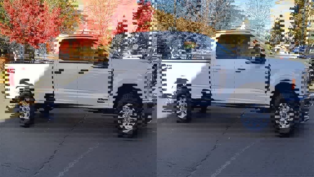 Used 2023 Ford F350 XLT image 2