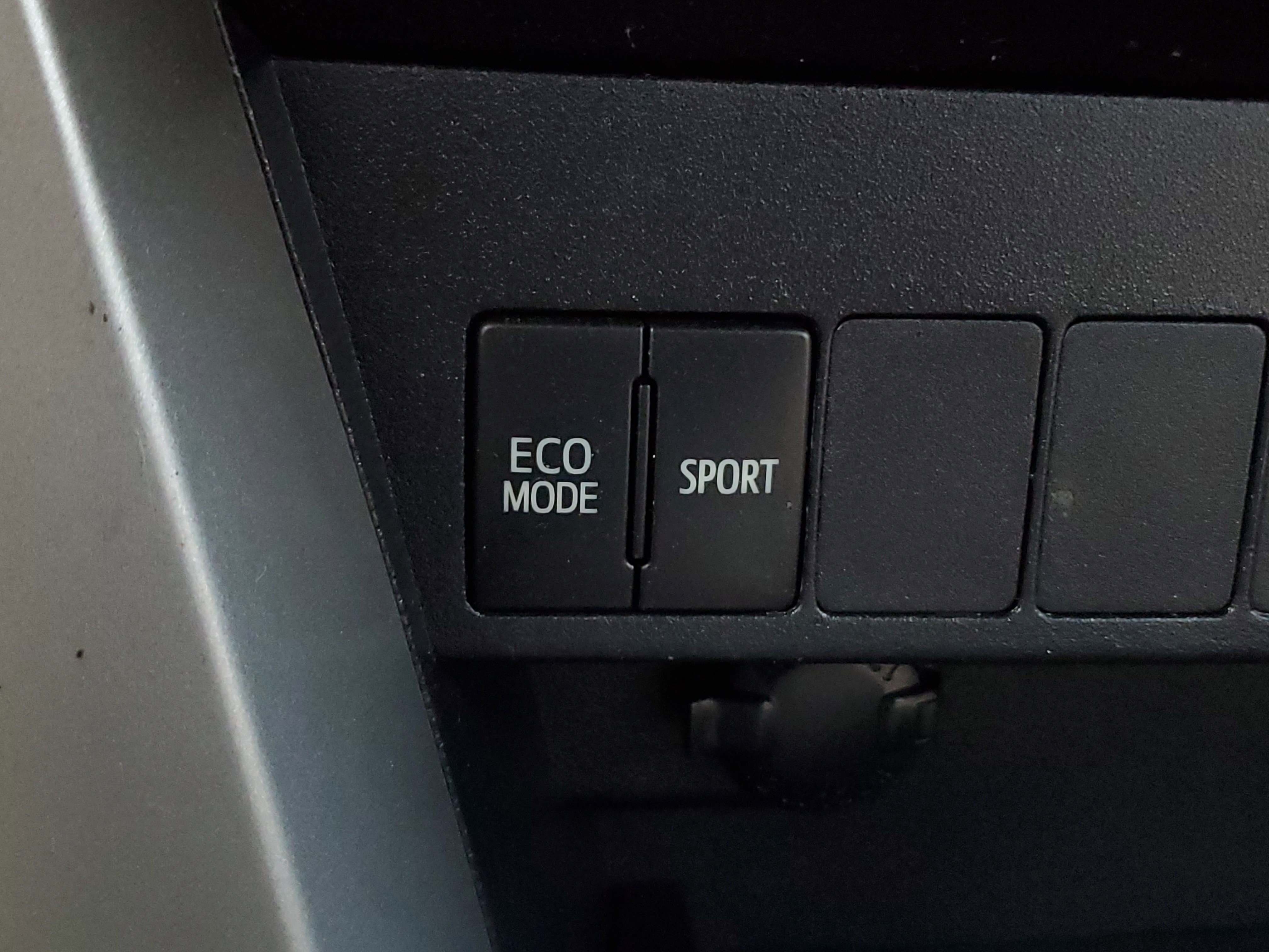 Used 2018 Toyota RAV4 XLE FWD image 27