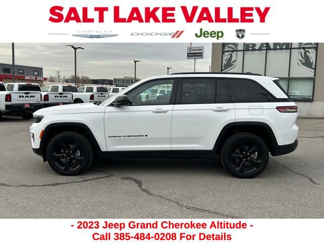 Used 2023 Jeep Grand Cherokee Altitude image 2