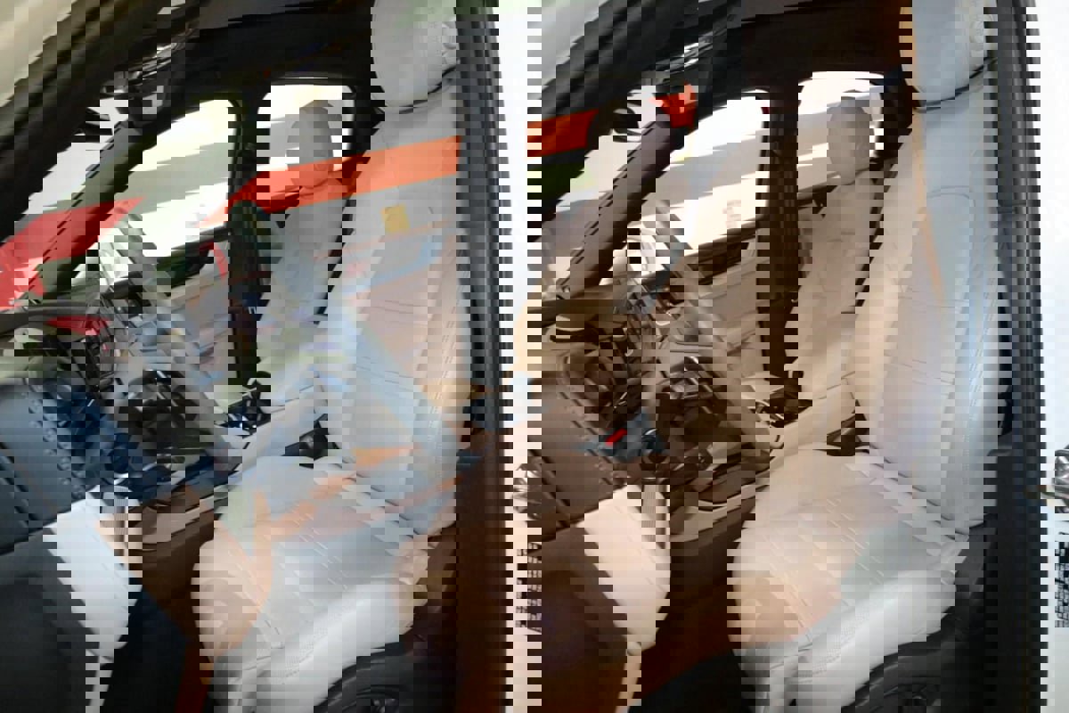 Used 2025 Porsche Cayenne Coupe image 13