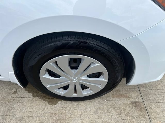 Used 2020 Nissan Versa S FWD image 22