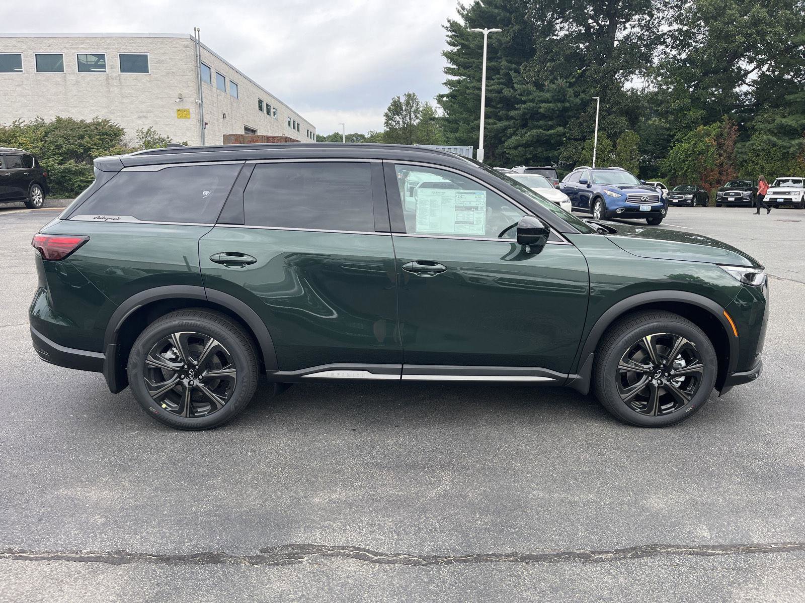 New 2026 INFINITI QX60 Autograph w/ Dark Cargo Package image 2