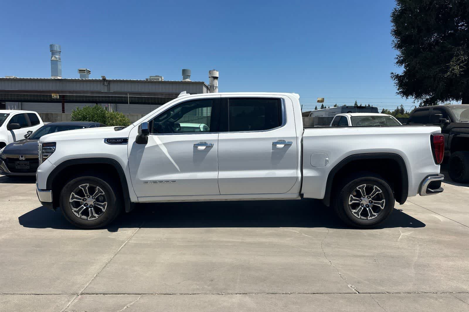 Used 2025 GMC Sierra 1500 SLT RWD image 6
