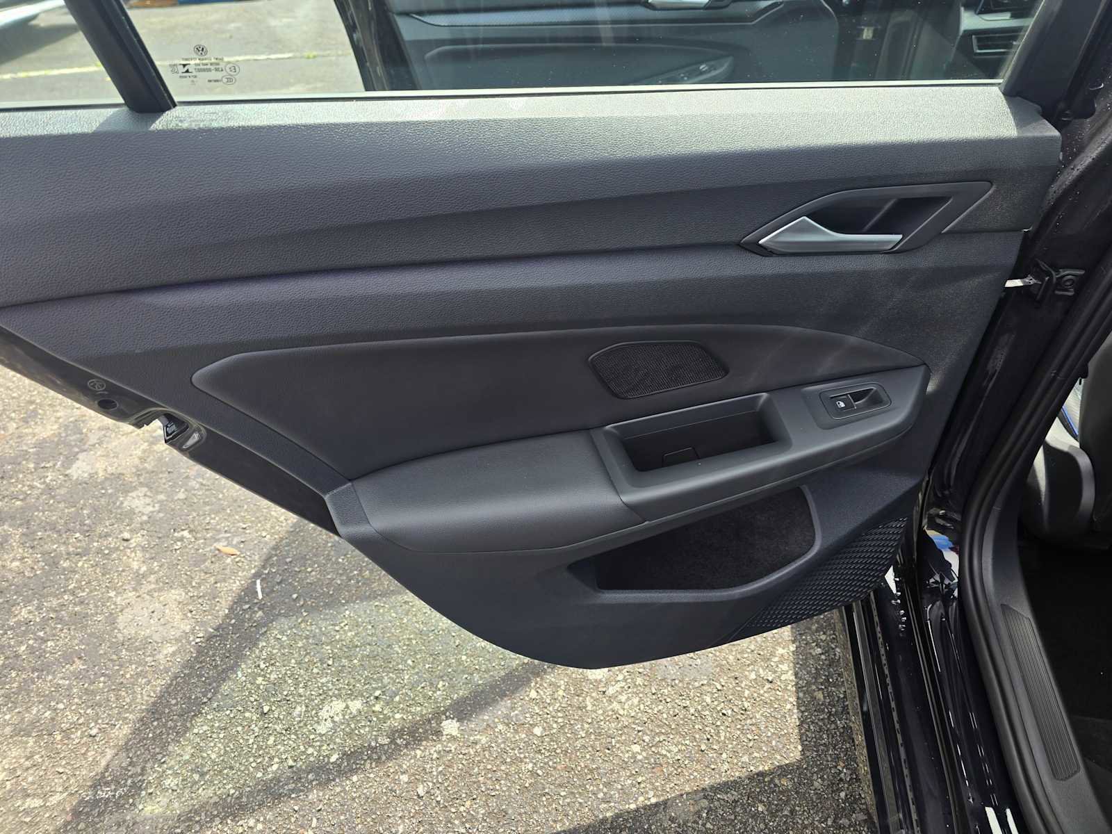 Used 2022 Volkswagen Golf R image 18