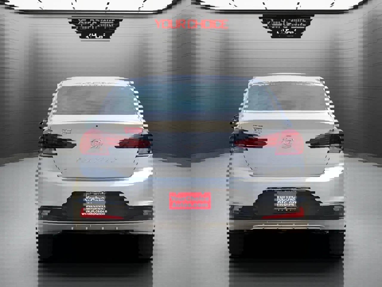 Used 2019 Hyundai Elantra SE w/ Cargo Package FWD image 4