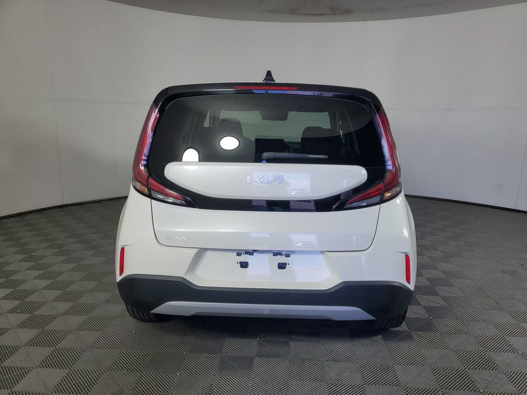 Used 2025 Kia Soul LX FWD image 5