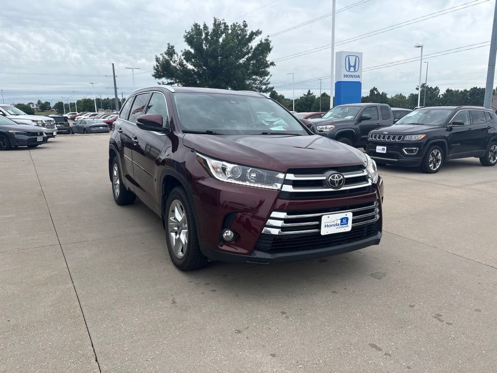 Used 2018 Toyota Highlander Limited w/ Protection Package #3 AWD/4WD image 3