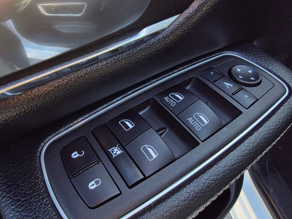 Used 2023 RAM 1500 Laramie image 12