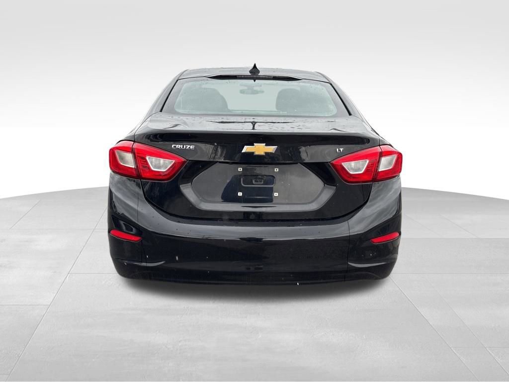 Used 2018 Chevrolet Cruze LT w/ Convenience Package image 9