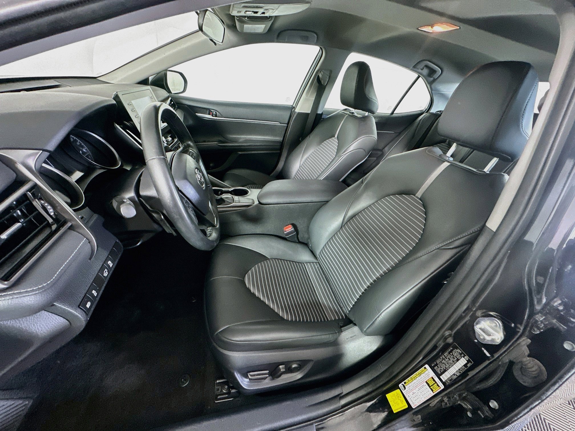Used 2024 Toyota Camry SE FWD image 13