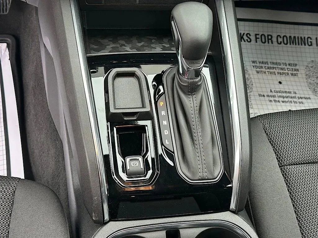New 2026 GMC Canyon Elevation w/ LPO, Black Badging Package image 23