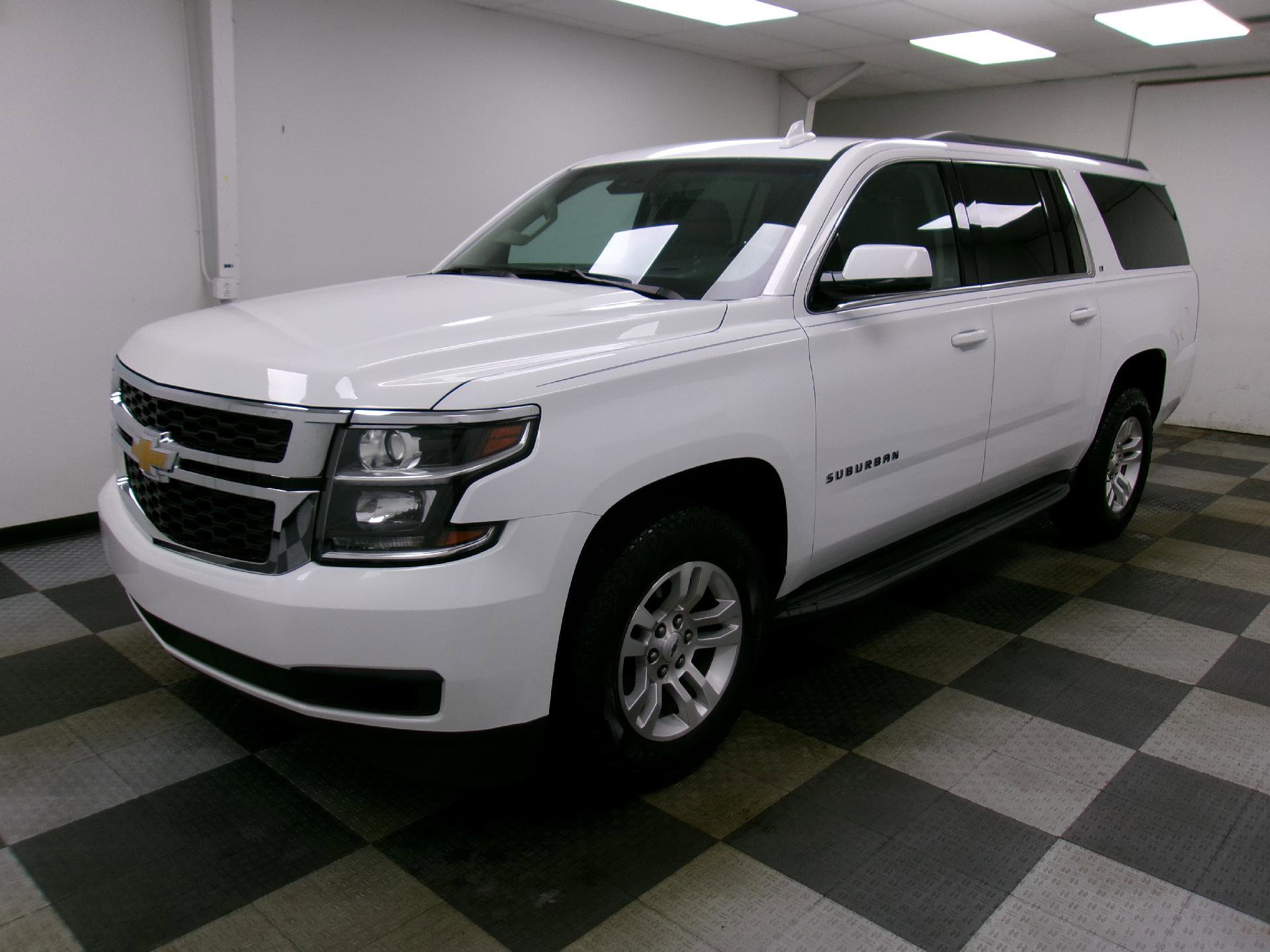 Used 2018 Chevrolet Suburban LT image 1