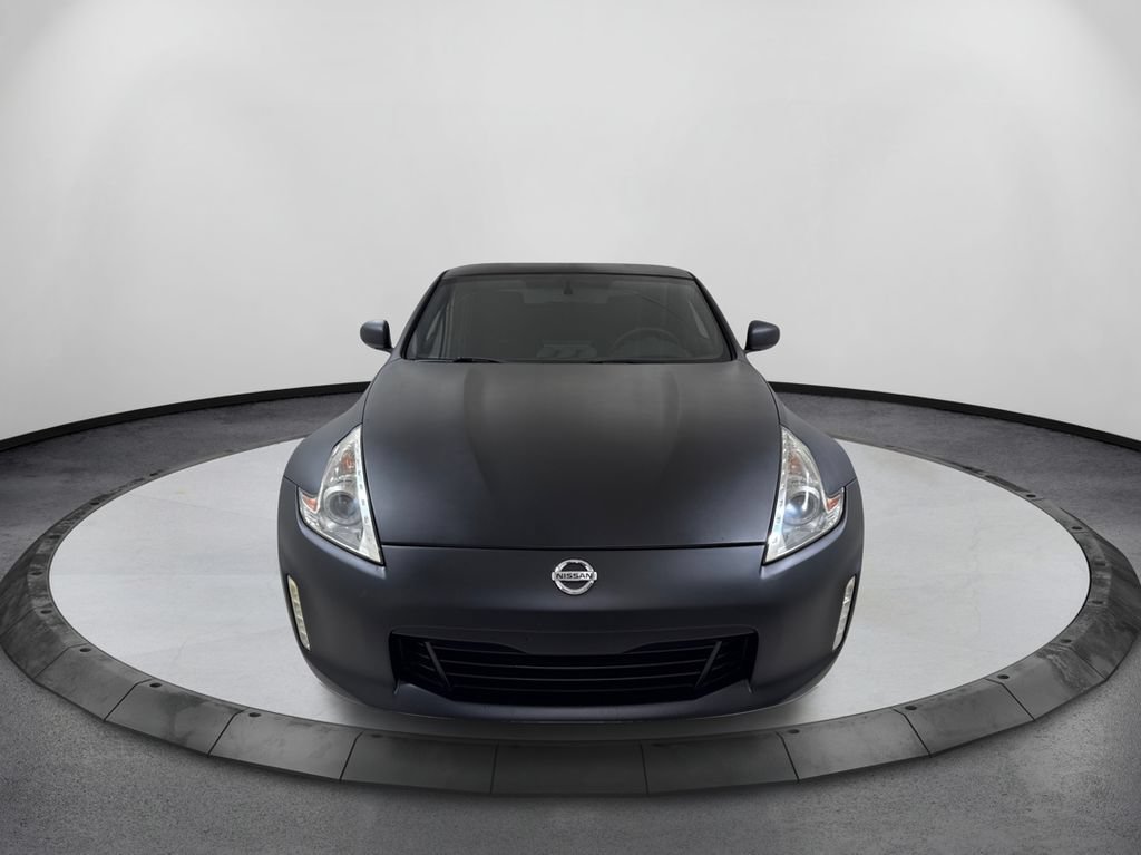Used 2016 Nissan 370Z Coupe RWD image 2