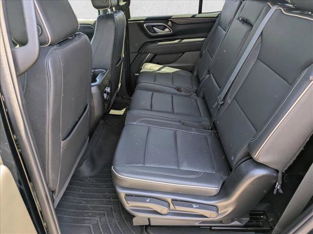 Used 2023 GMC Yukon SLT AWD/4WD image 17