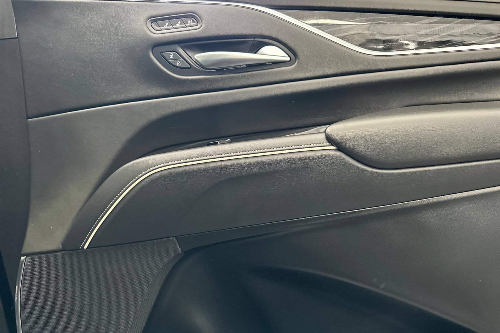 Used 2023 Cadillac Escalade Sport AWD/4WD image 22