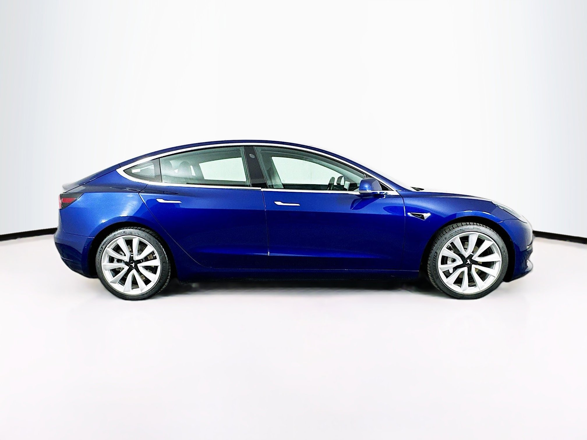 Used 2020 Tesla Model 3 Standard Range Plus image 10