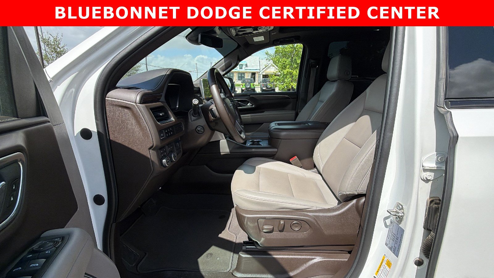 Used 2023 Chevrolet Tahoe Z71 w/ Z71 Off-Road Package AWD/4WD image 11