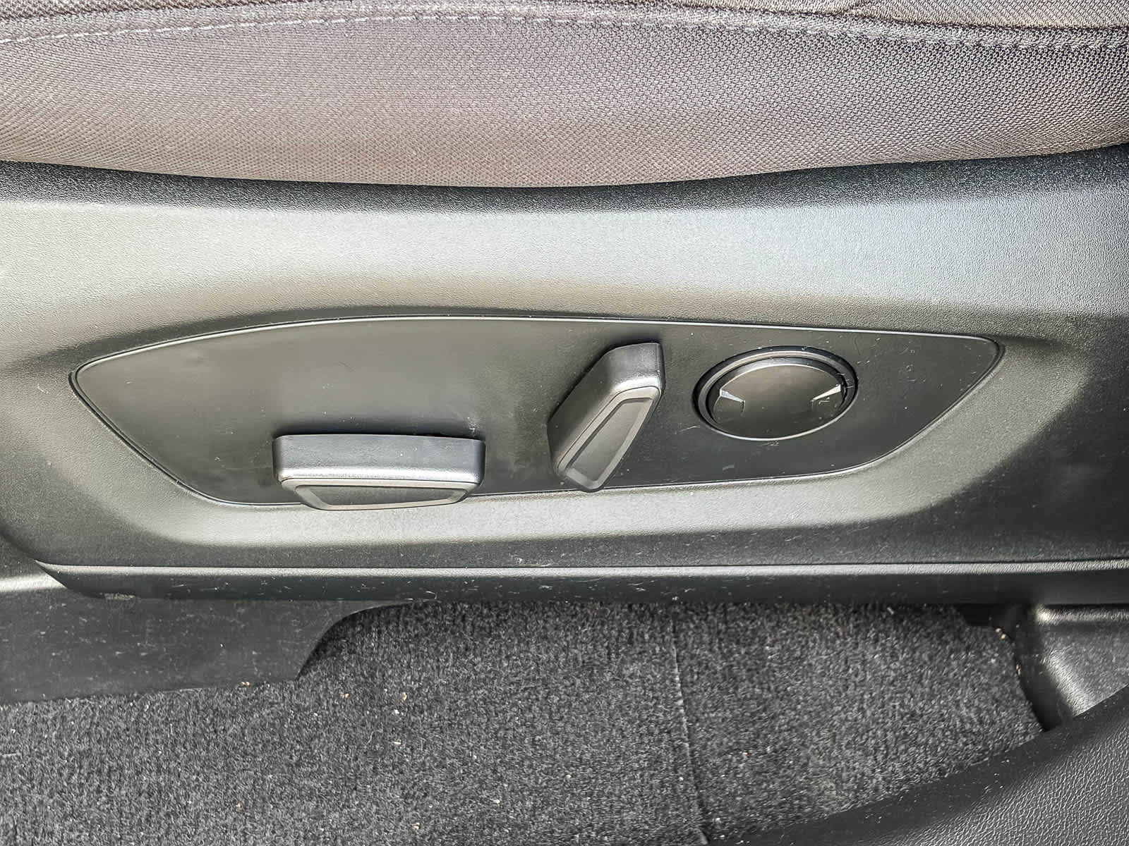 Used 2020 Ford Explorer XLT image 21