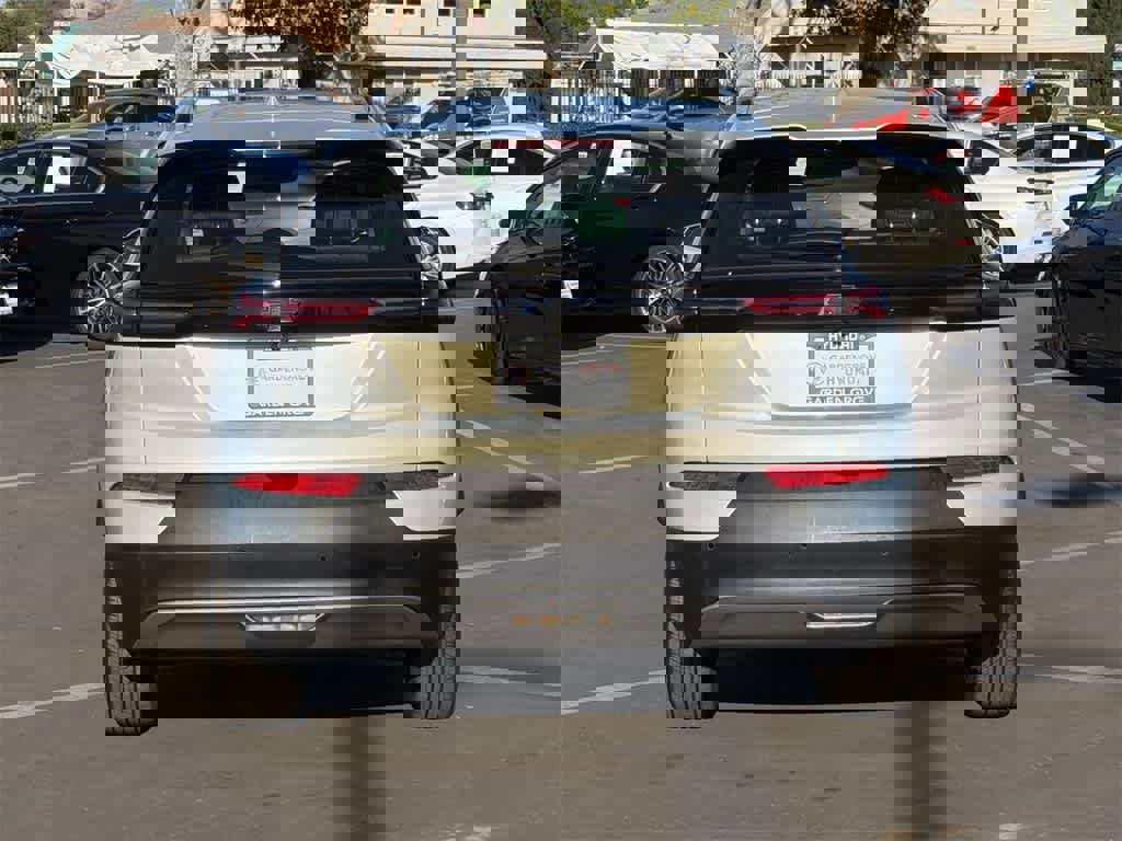 Used 2023 Chevrolet Bolt EUV LT w/ Convenience Package image 5