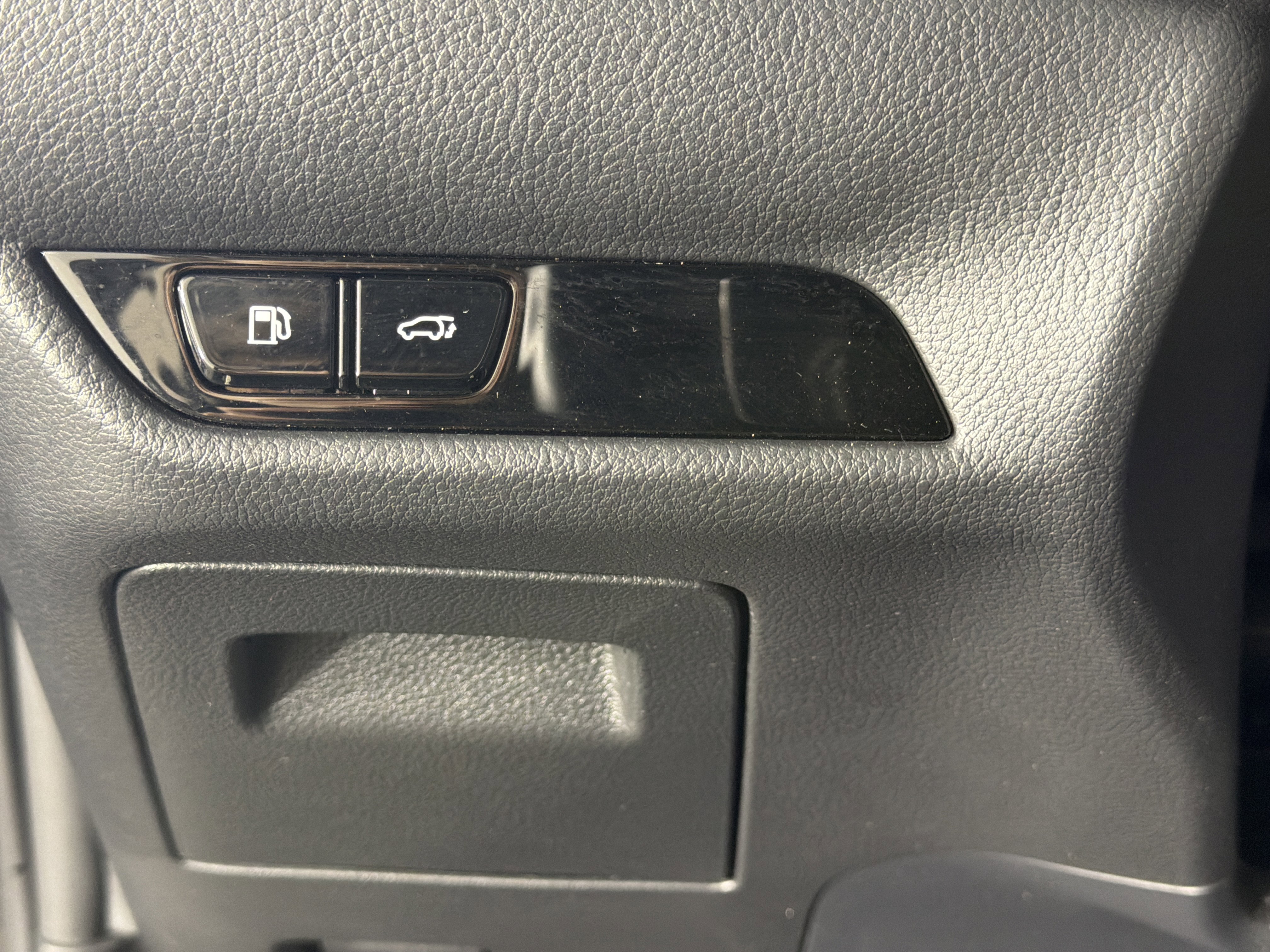 Used 2025 Lexus NX 450h+ AWD w/ Accessory Package (Z1) image 9