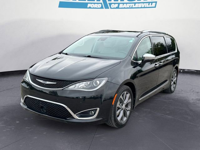 Used 2017 Chrysler Pacifica Limited w/ UConnect Theater Package